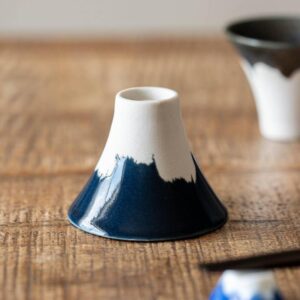【日本Yamani】美濃燒｜富士山型 湯吞豬口杯55cc ‧ 青釉